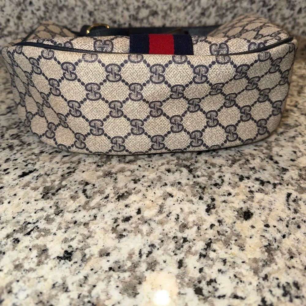 ✨Authentic! Gucci Beige and Navy Shoulder Bag PROJECT BAG!!!!!✨ - Picture 4 of 7
